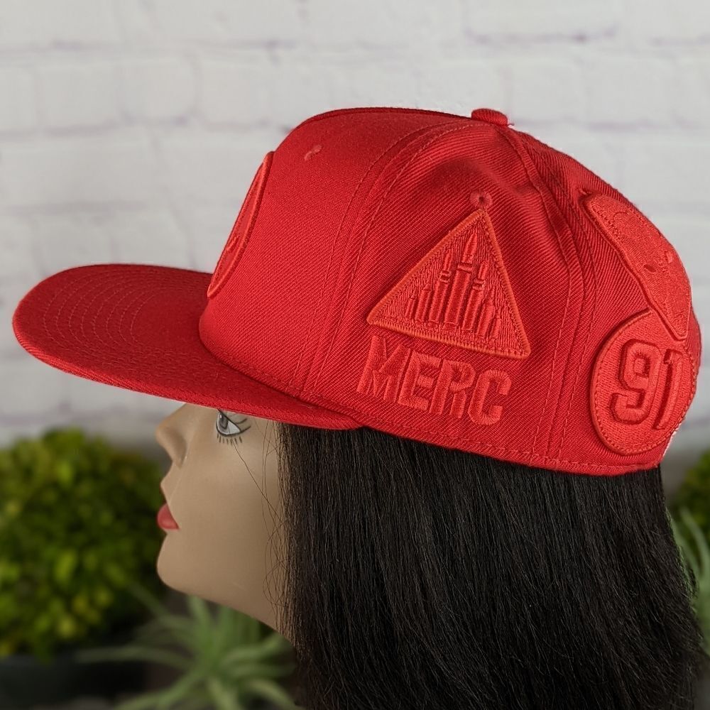 Marvel Deadpool Red Embroidered Icons Snapback Hat - Picture 2 of 14
